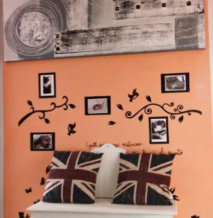The House To The Walls Apartment *